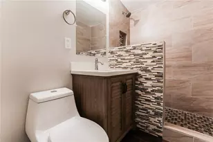 3919 Longhorn Dr, Sarasota, FL 34233 - Photo 9