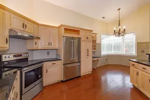 4829 Shoreline Cir, Sanford, FL 32771 - Photo 9