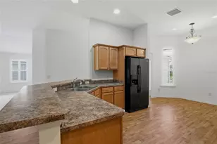 1923 Useppa Oaks Ln, The Villages, FL 32163 - Photo 9