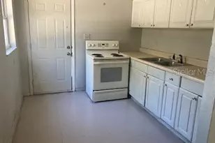 504 Terry St, Wildwood, FL 34785 - Photo 3