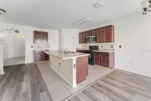 10019 Geese Trail Cir, Sun City Center, FL 33573 - Photo 5