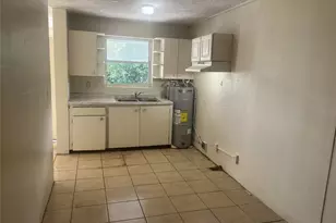 543 Division St, Daytona Beach, FL 32114 - Photo 1