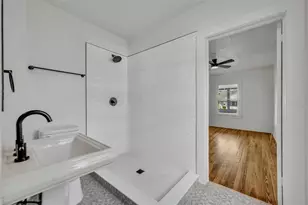 214 N New Hampshire Ave, Tavares, FL 32778 - Photo 19