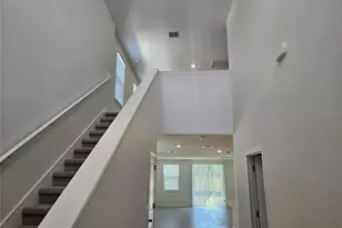 827 Sunshower Dr, Lady Lake, FL 32159 - Photo 3