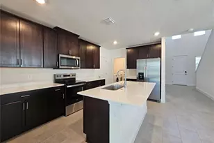 827 Sunshower Dr, Lady Lake, FL 32159 - Photo 9