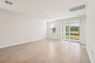 827 Sunshower Dr, Lady Lake, FL 32159 - Photo 7