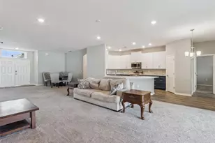 1069 Montgomery Ln, Polk City, FL 33868 - Photo 11