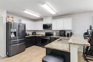 559 Siesta Key Ave, Tavares, FL 32778 - Photo 5