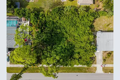 31 W Seminole Drive, Venice, FL 34293 - Photo 11