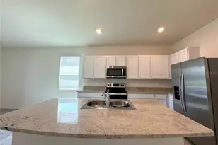 8769 Milestone Dr, Sarasota, FL 34238 - Photo 11