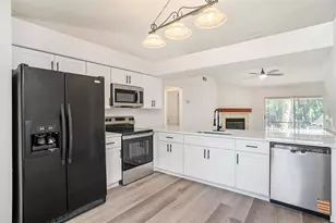 11901 Snapdragon Rd, Tampa, FL 33635 - Photo 9