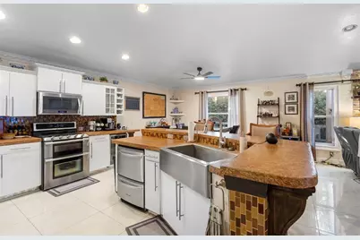 16502 Cayman Drive, Tampa, FL 33624 - Photo 9