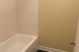 2007 Dixie Belle Dr, Orlando, FL 32812 - Photo 9