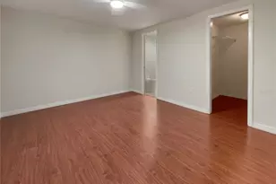 2132 McIntosh Rd, Sarasota, FL 34232 - Photo 3