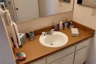 906 Bluewater Dr, Sun City Center, FL 33573 - Photo 13