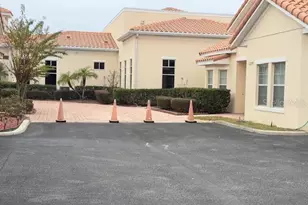 1083 David Walker Dr, Tavares, FL 32778 - Photo 5