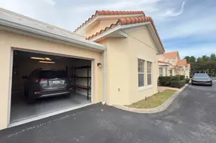 1083 David Walker Dr, Tavares, FL 32778 - Photo 9