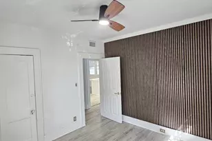 1311 11th Ave S, Saint Petersburg, FL 33705 - Photo 13