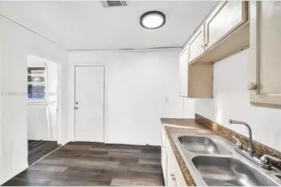 1001 N 16th Court, Fort Pierce, FL 34950 - Photo 5