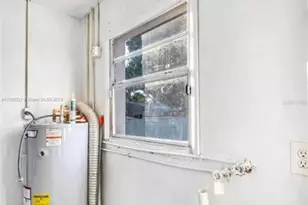 1001 N 16th Ct, Fort Pierce, FL 34950 - Photo 9