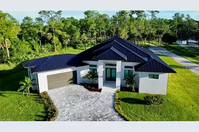 927 12th Avenue NE, Naples, FL 34120 - Photo 1