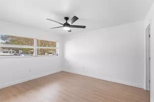 555 62nd St S, Saint Petersburg, FL 33707 - Photo 7