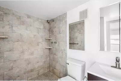 555 62nd Street S #104, Saint Petersburg, FL 33707 - Photo 9