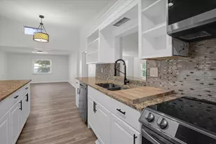 32 Virginia Ave, Deland, FL 32724 - Photo 9