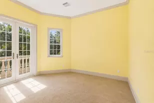 911 Jungle Ave N, Saint Petersburg, FL 33710 - Photo 29