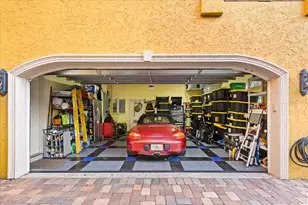 911 Jungle Ave N, Saint Petersburg, FL 33710 - Photo 65