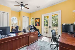 911 Jungle Ave N, Saint Petersburg, FL 33710 - Photo 51