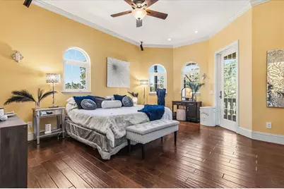 911 Jungle Avenue N, Saint Petersburg, FL 33710 - Photo 33