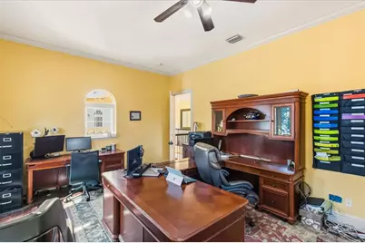 911 Jungle Avenue N, Saint Petersburg, FL 33710 - Photo 43