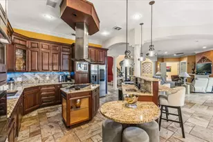 911 Jungle Ave N, Saint Petersburg, FL 33710 - Photo 11