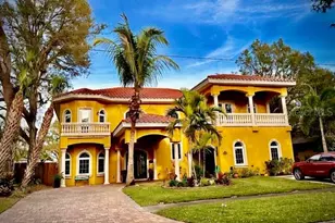 911 Jungle Ave N, Saint Petersburg, FL 33710 - Photo 1