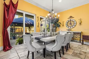 911 Jungle Ave N, Saint Petersburg, FL 33710 - Photo 9