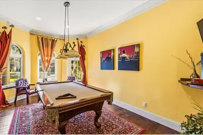 911 Jungle Avenue N, Saint Petersburg, FL 33710 - Photo 13