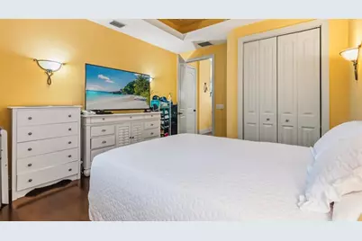 911 Jungle Avenue N, Saint Petersburg, FL 33710 - Photo 25