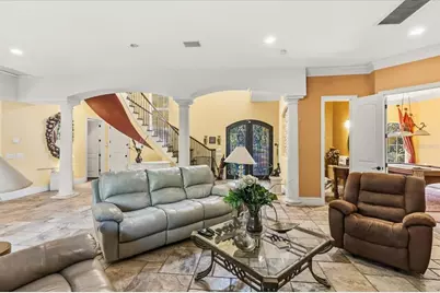 911 Jungle Avenue N, Saint Petersburg, FL 33710 - Photo 7