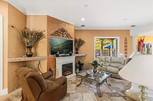 911 Jungle Ave N, Saint Petersburg, FL 33710 - Photo 7