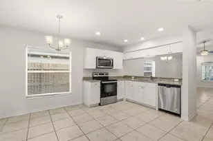 927 Windton Oak Dr, Ruskin, FL 33570 - Photo 11