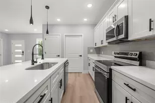 8736 Capilla St, Sebring, FL 33872 - Photo 17