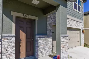 2240 Hemingway Cir, Groveland, FL 34736 - Photo 5