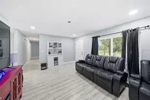 1113 Oakhill St, Seffner, FL 33584 - Photo 13