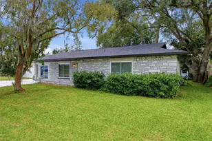 1113 Oakhill St, Seffner, FL 33584 - Photo 1