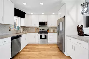 13638 Country Club Dr, Tavares, FL 32778 - Photo 11