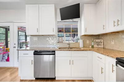 13638 Country Club Drive, Tavares, FL 32778 - Photo 13