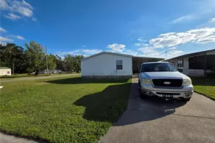 38720 Granger Ln, Zephyrhills, FL 33542 - Photo 3