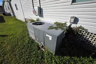 38720 Granger Ln, Zephyrhills, FL 33542 - Photo 29