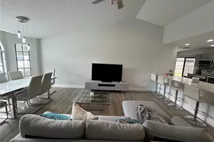 3926 Greenview Pines Ct, Orlando, FL 32817 - Photo 5